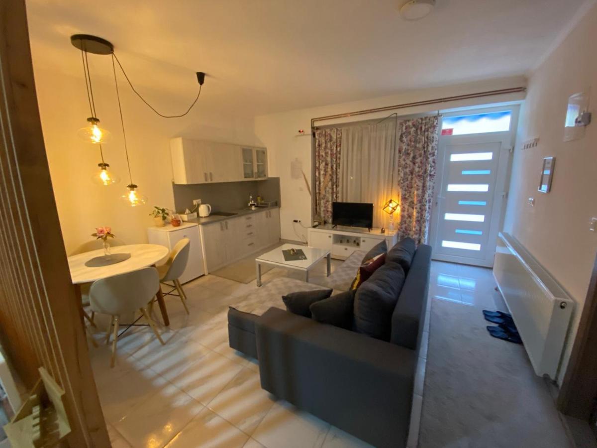 Deluxe Apartment Тузла Екстериор снимка